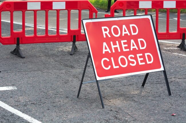 road-sign-4244285_1280 road ahead closed scene